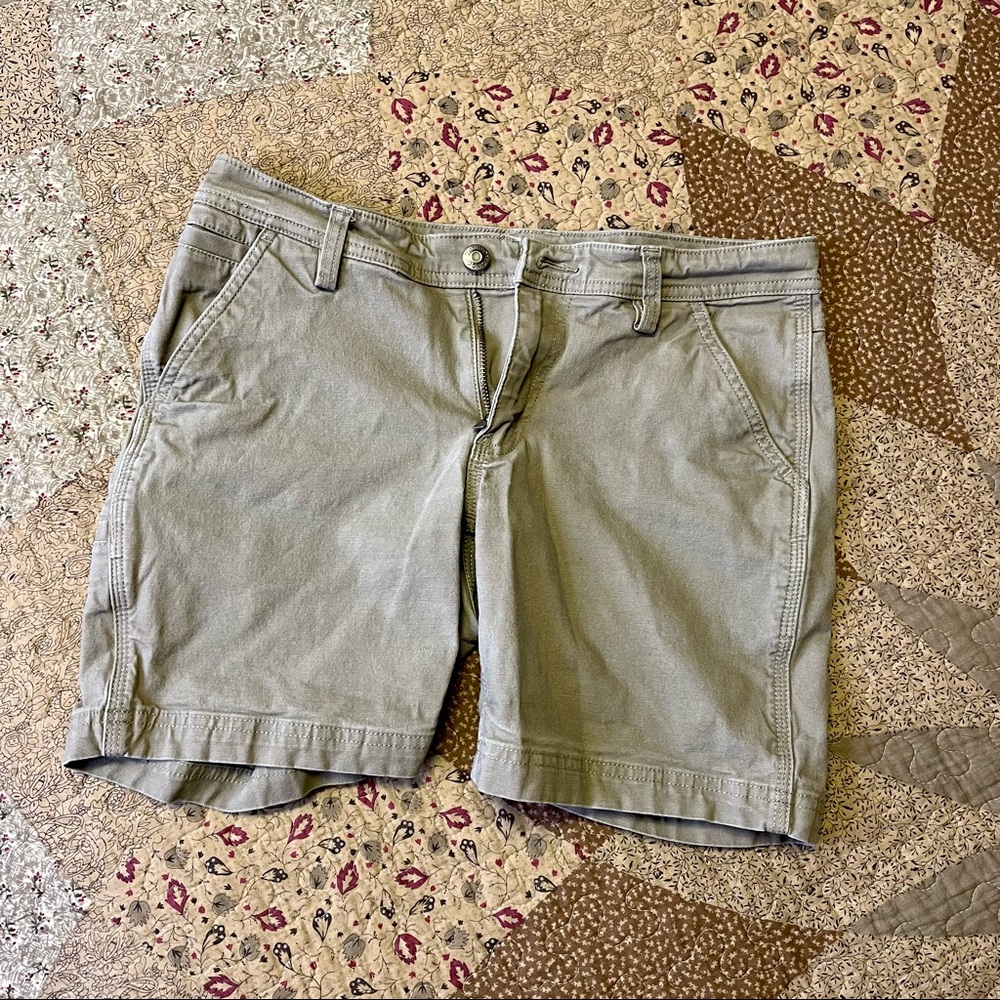 Duluth Trading Co. utility shorts (size 4)
